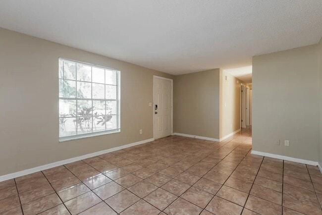 Building Photo - 542 Germaine Ln