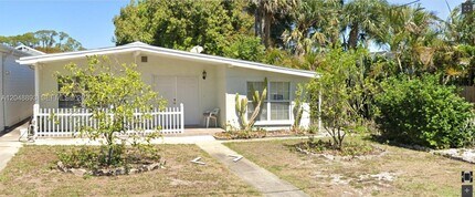 Building Photo - 111 Poinsettia Cir NE