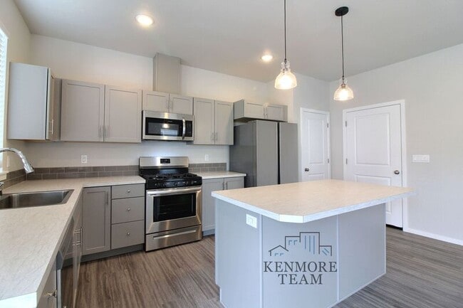 Building Photo - 5501 Remington Dr