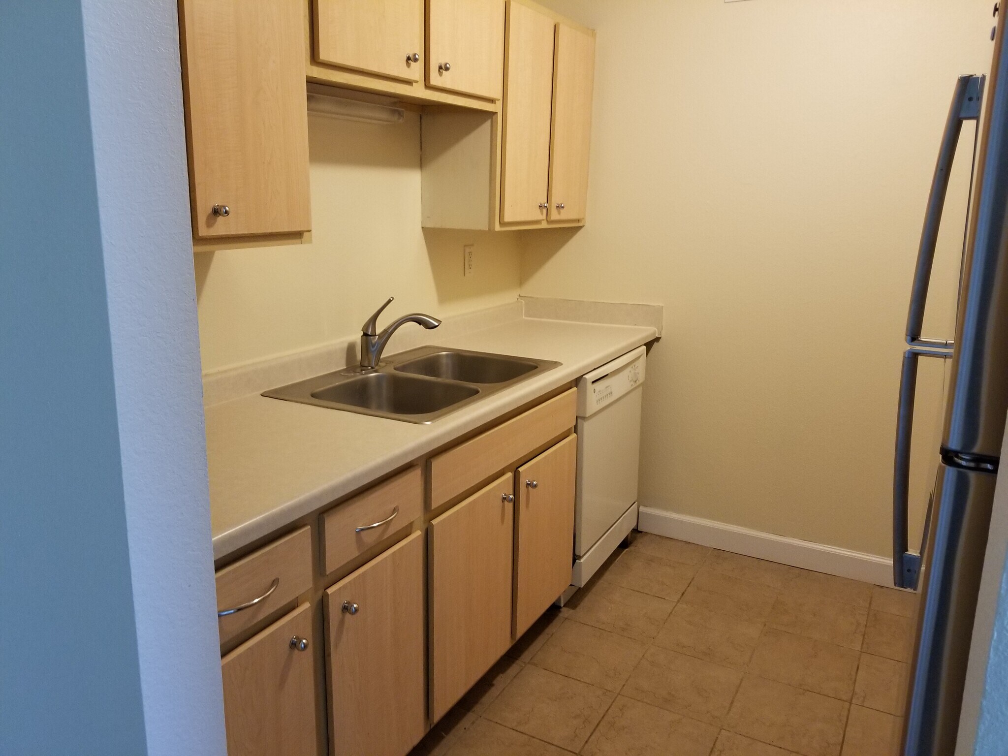 Building Photo - 1521 Hobson Dr