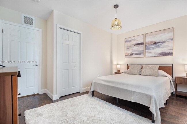 Building Photo - 920 SW 9th St