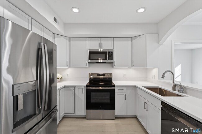 Building Photo - 2590 Gold Star Hwy