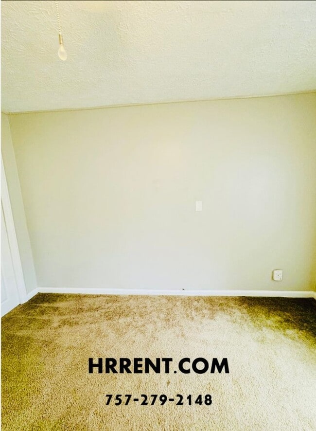 Building Photo - Cute Renovated 3 Bedroom 1 Bath home in Hampton VA