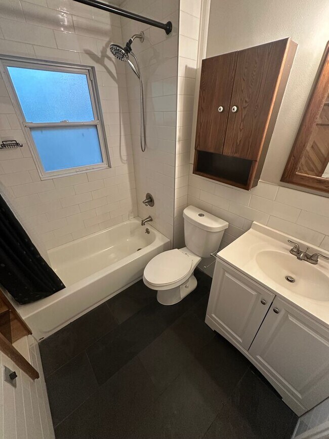 Building Photo - $1919 | 2BR/1BA | Cute Dog Friendly Home near Patty Jewett Golf Course