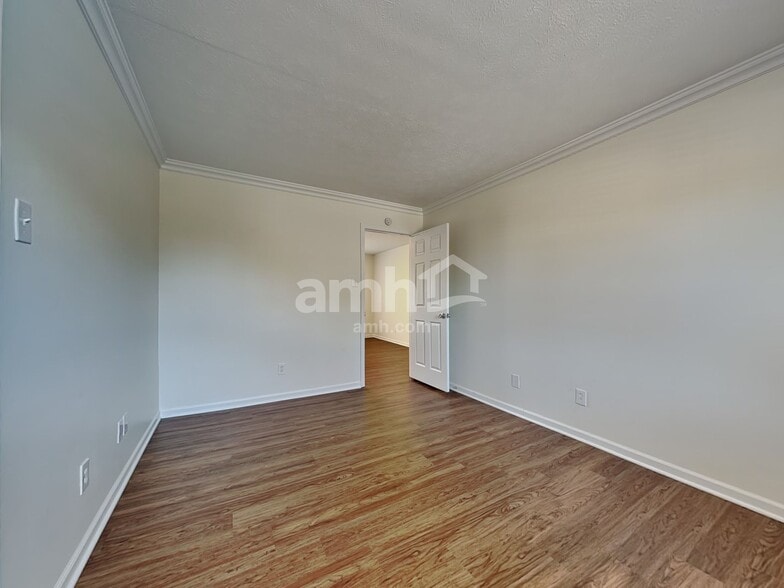 Building Photo - 8525 Morgan Dr