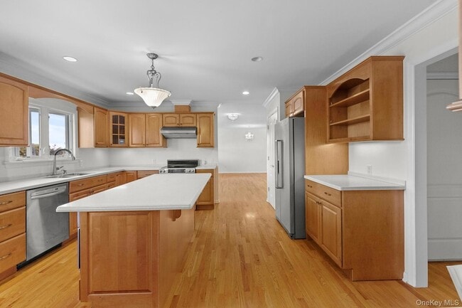 Building Photo - 46 Sylvan Rd