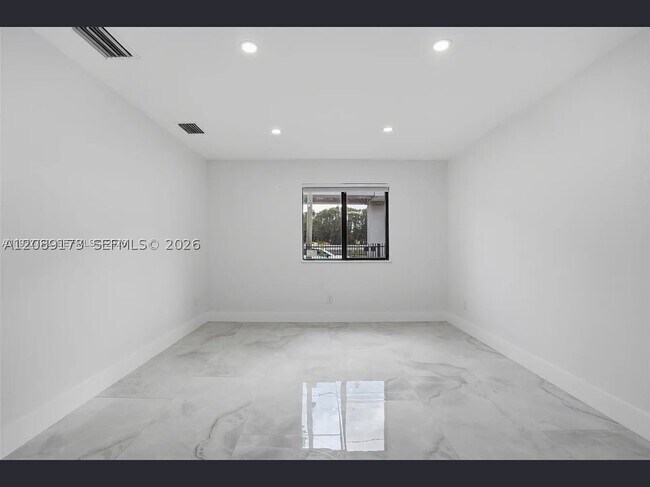 Building Photo - 1411 NW 40th St