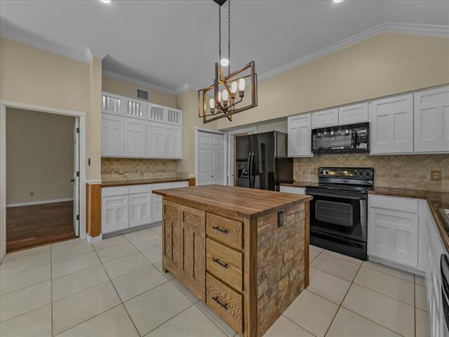 Building Photo - 2745 Salado Trail