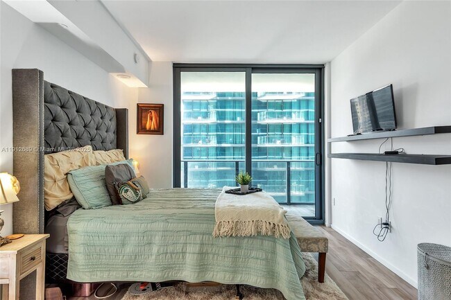 Building Photo - 801 S Miami Ave