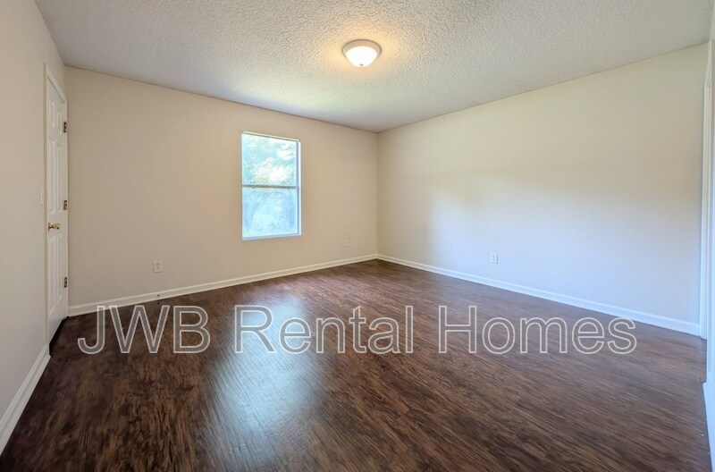 Building Photo - 8364 Eaton Ave