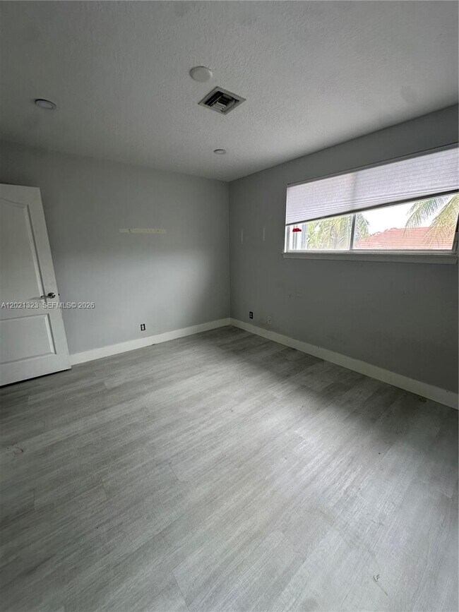 Building Photo - 354 Mallard Rd