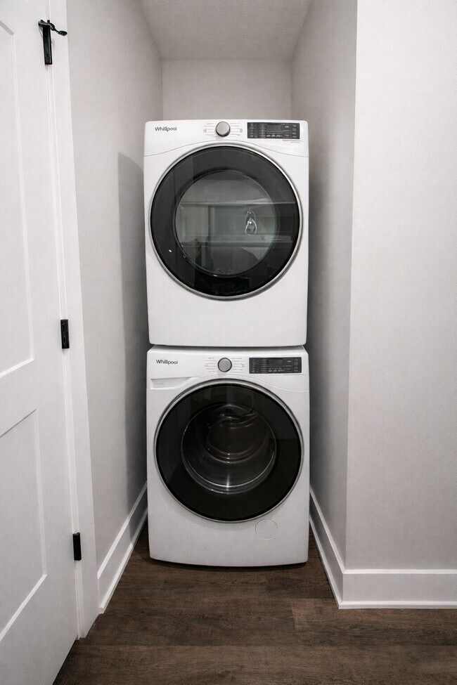 Building Photo - 4613 Capitol Ave