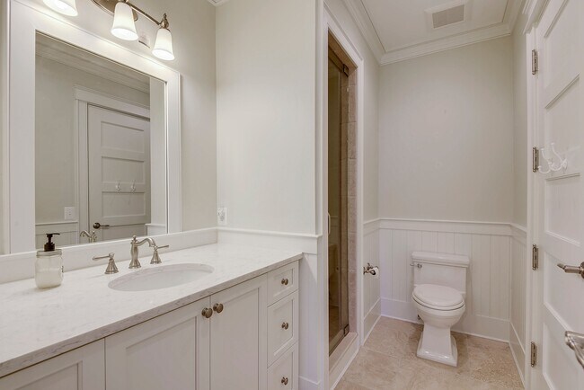 Building Photo - 5br Bethesda Home for Rent