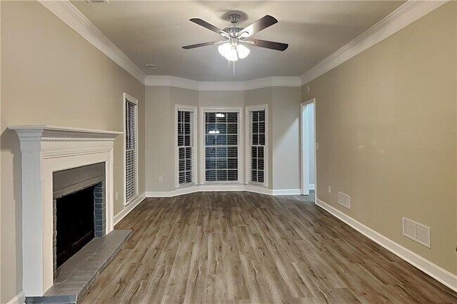 Building Photo - 3002 Mulberry St