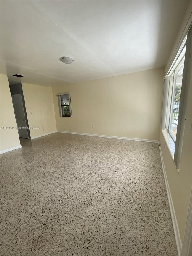 Building Photo - 10500 NW 28th Ct
