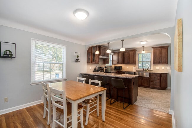 Building Photo - 8754 Florence Ave