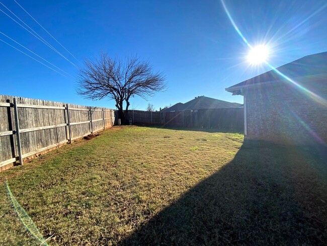 Building Photo - 3 br, 2 bath House - 3908 Western Heights Ave