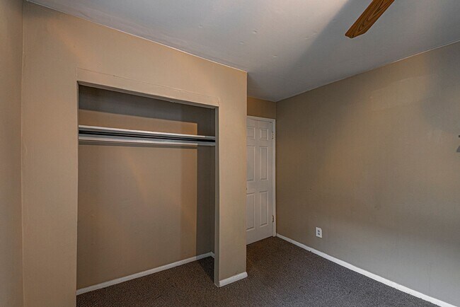 Building Photo - 530 N 32nd St