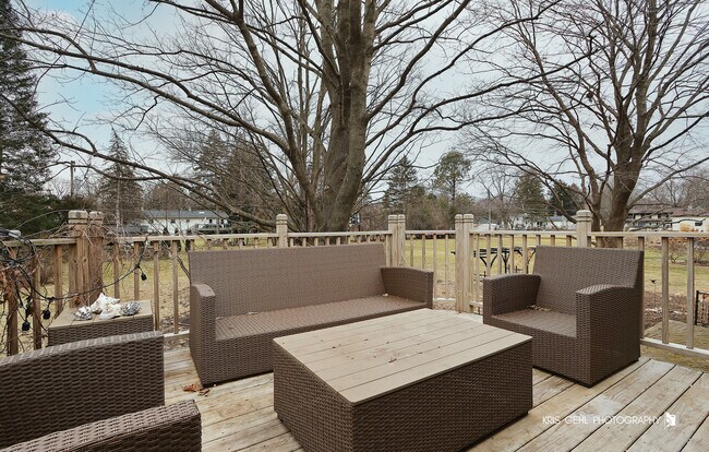 Building Photo - 15417 W Fair Ln