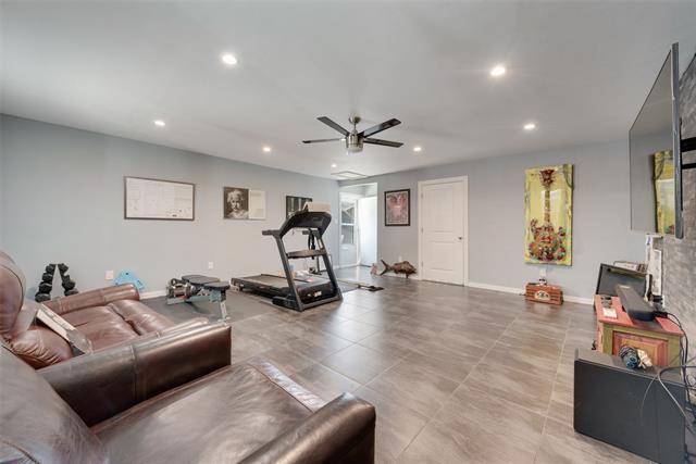 Building Photo - 10135 Rockmoor Dr