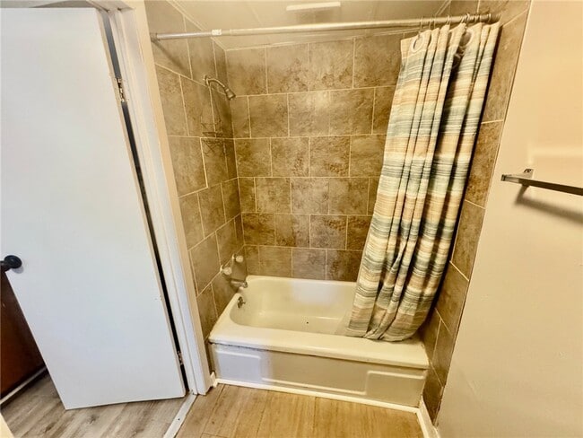 Building Photo - 113 W Main St