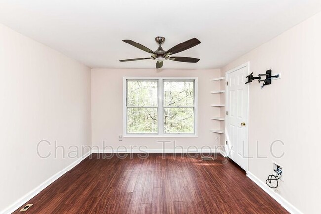 Building Photo - 1549 Twisted Oak Dr
