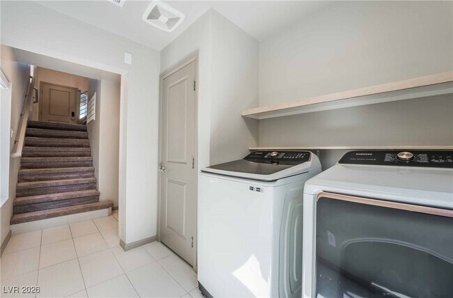 Building Photo - 8115 Carpenter Creek Ave