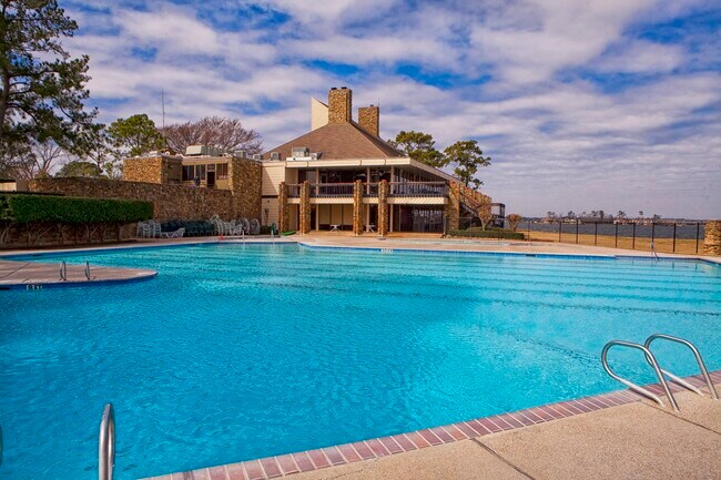 Building Photo - 13426 Raintree Dr