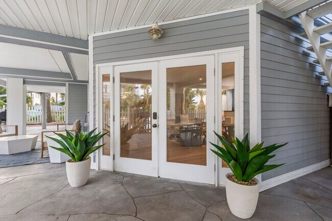 Building Photo - 169 Pompano St