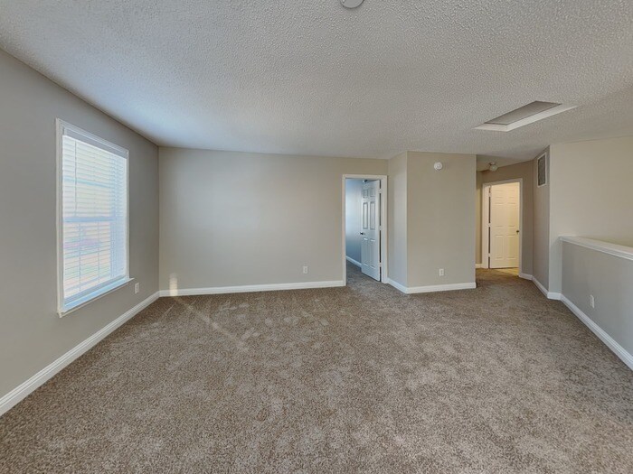 Building Photo - 1570 Broyles Ln