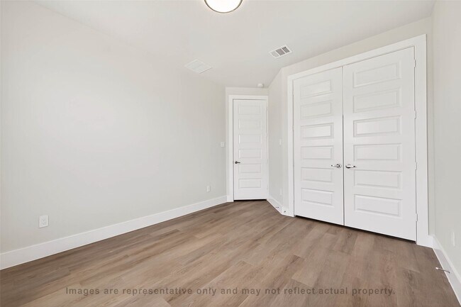 Building Photo - 10719 Mason Rd