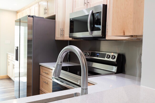 Building Photo - 289 Governors Park Rd