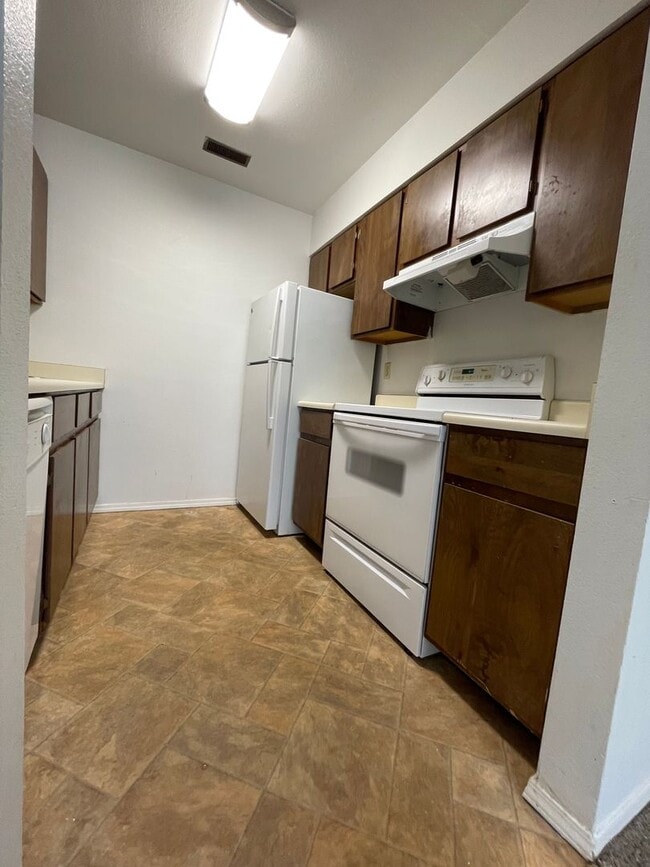 Building Photo - 1765 Zebulon Dr