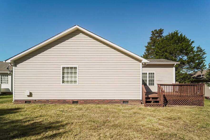 Building Photo - 1231 Piney Church Rd