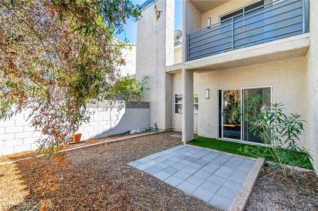 Building Photo - 6250 W Flamingo Rd
