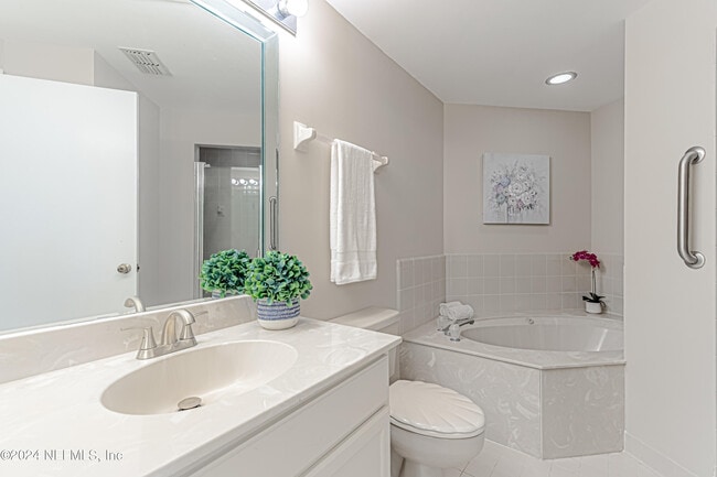 Building Photo - 2099 Winterbourne W
