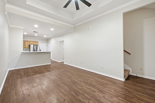 Building Photo - 3840 Oldenburg Ln