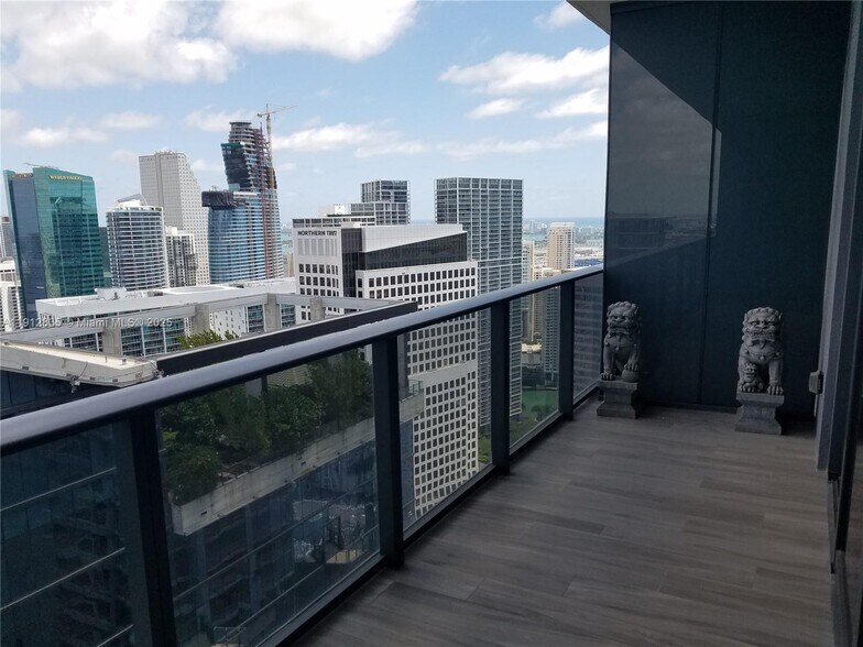 Building Photo - 801 S Miami Ave