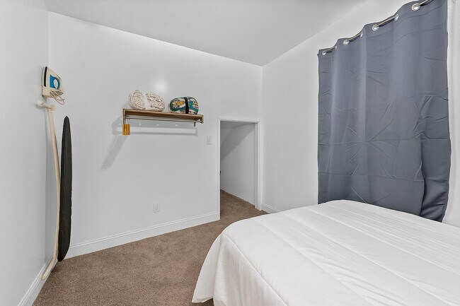 Building Photo - 4878 Tarnow St