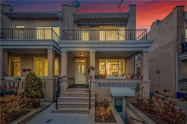 Building Photo - 534 81st St