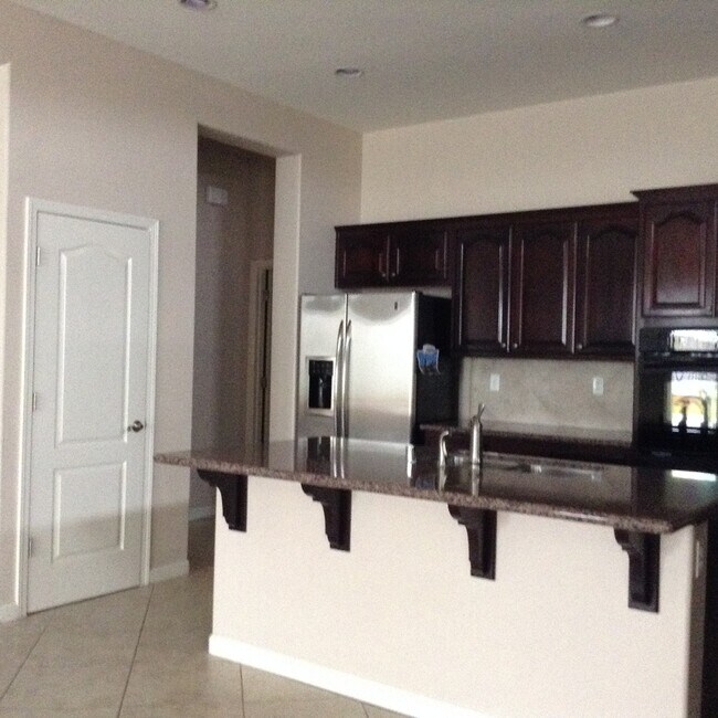 Building Photo - Beautiful Exective Home in D'Andrea