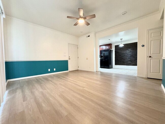 Building Photo - Lakeview Orem Living – 3 Bed Near UVU