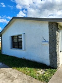 Building Photo - 1565 W 36th St