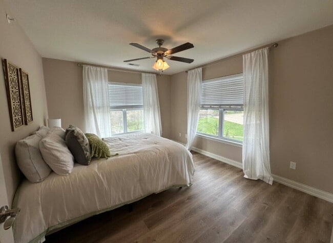 Building Photo - 2212 Chapel Hill Rd