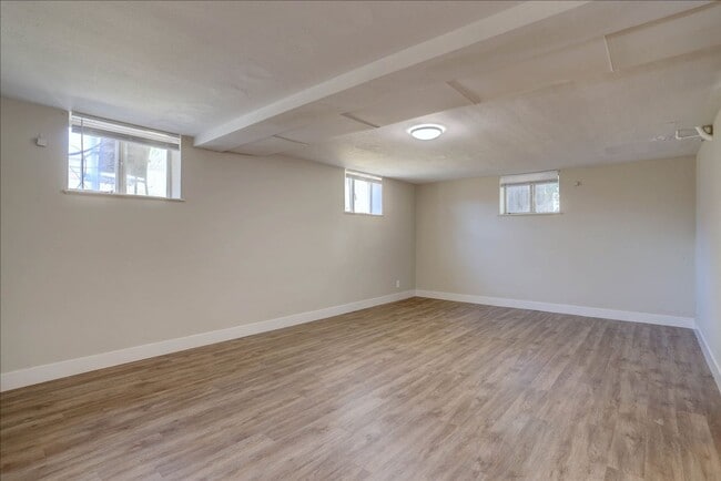 Building Photo - Spacious Sunnyside Bungalow, Finished Basement, 2-Car Garage