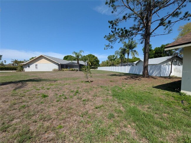 Building Photo - 11322 Torrey Pines Dr