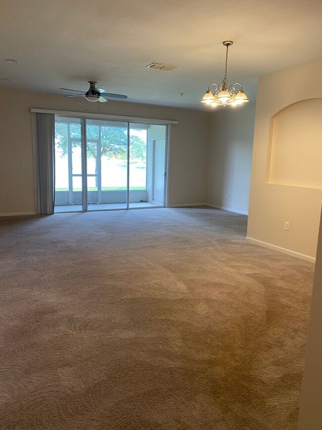 Building Photo - BEAUTIFUL 3 BEDFROOM, ,2.5 BATHROOMS TOWNHOME IN AVALON LAKES