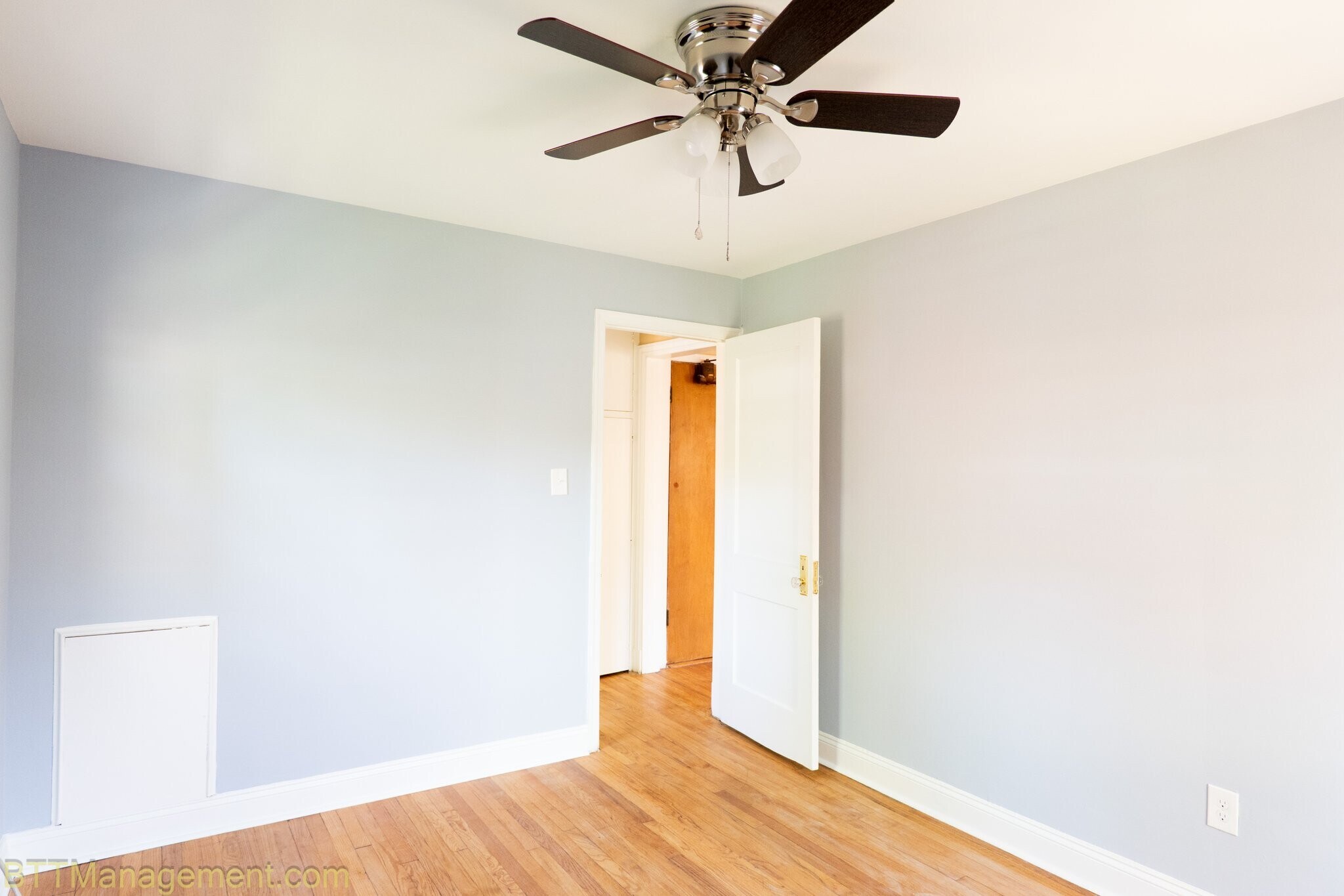 Building Photo - 908 Hudson Ave