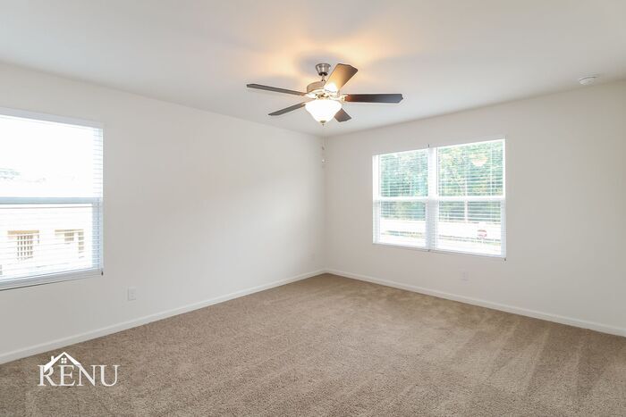 Building Photo - 3085 Calcutta St