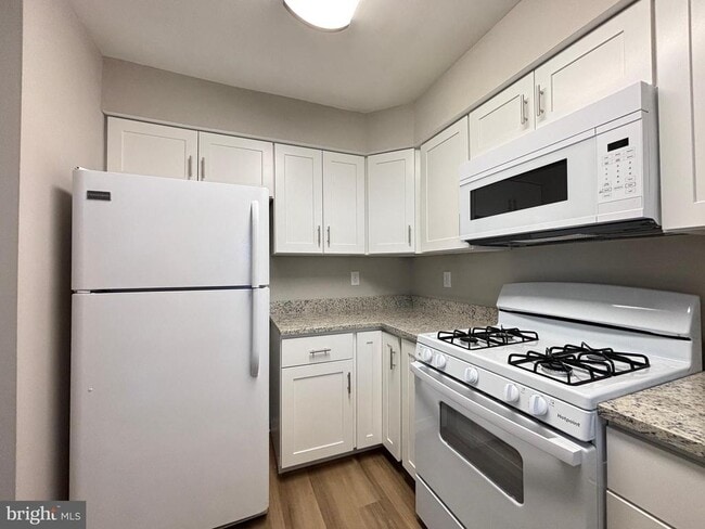 Building Photo - 14421 Gringsby Ct